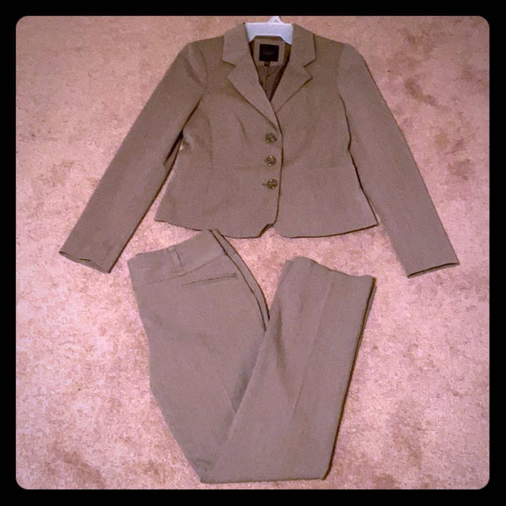 Women’s suit